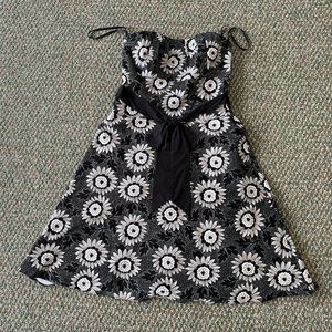 EUC White House Black Market, Strapless Dress Black/White/Gray Fit & Flare, sz 8